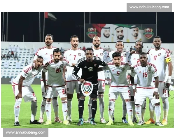 足球风云：从绿茵激情到世界荣耀巅峰的百年传奇征程探索与梦想交织 - 副本 (2) - 副本