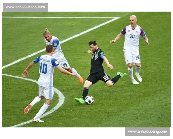 高清流畅西甲直播APP下载指南畅享实时赛事精彩瞬间不容错过 - 副本 - 副本 (3) - 副本 - 副本