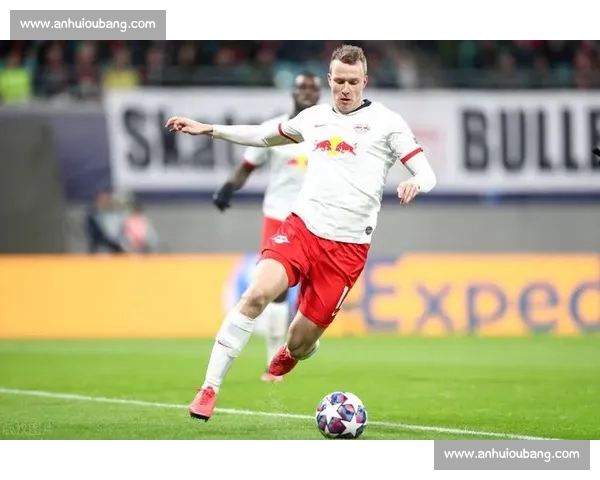 高清足球赛事直播APP下载指南畅享全球赛场精彩即时比分数据分析权威解说 - 副本 (81) - 副本 - 副本 - 副本 - 副本